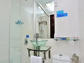 The Overseas Chinese Building Hotel - Image 3