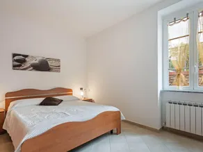 Simplistic Holiday Home in Moneglia with Garden - Image 3