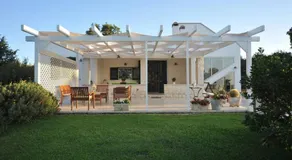 CASA NEL VERDE CON GIARDINO E PISCINA PRIVATA - Image 4
