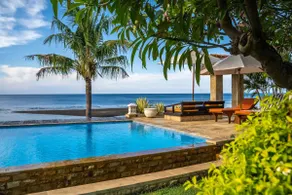 Beachfront Relaxation in Lovina - Image 3