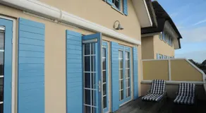 Peaceful boathouse located in a water activity-rich area - Image 4