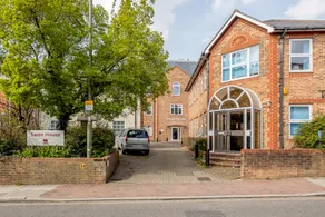 Roomspace Serviced Apartments - Swan House - Image 3