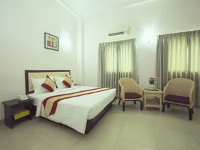 Royal Platinum Hotel - Image 2