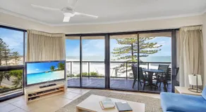 Unit 8 Phoenix Apartments Coolum Beach - Image 2