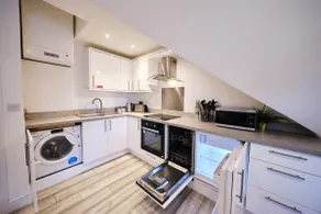 Pluxa Lemon Quartz 1 Bedroom Apartment in Sutton - Image 5