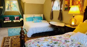 The Sunshine House-Free Parking - Image 2