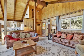 Rustic Retreat at Big Bear - Spacious Family Chalet - Image 3