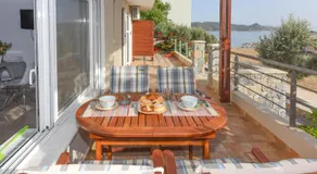 Thalatta Seaside Accommodation - Image 3
