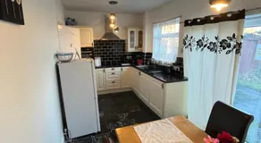 Comfortable 2-Bed Flat in Heart of Tyne Wear - Pass the Keys - Image 4