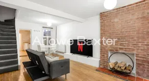 Homely 3-Bedroom Retreat with Garden & Living Room - Image 2