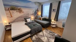 Mainpark Apartment 105qm groß, Aschaffenburg für bis zu 10 Personen - 4 separate Schlafzimmer - Mainaschaff - Grill - Terrasse - ruhige Lage - gratis Parken - free Netflix - Image 2
