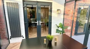 Waterside House - Luxury Home near Alton Towers & Trentham - Free Parking & Garden - Image 5