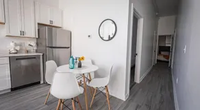 Cozy 2BR in Prime Strip District - Image 5