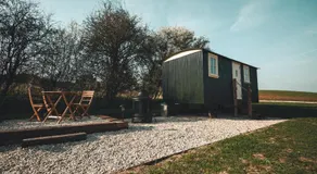 Avon Riverside Glamping - Image 4