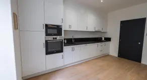 Private Rooms in Shared 7BR Aprt, with WiFi near City Center - Image 2