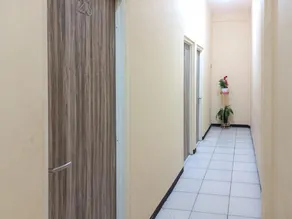 RedDoorz at Luxury Homestay near Aloha Waru Surabaya - Image 4