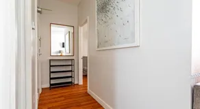 Charming 2BR-1BA-6 Beds | NYC | MetLife 15 min - Image 4