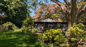 Cosy listed barn in peaceful country village - Image 5