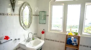 Elegant apartment in Les Mamelles, 400 m², sea view - Image 2