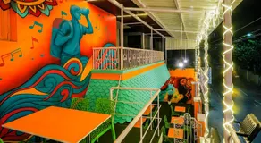 Rayzen Stays & Backpackers Hostel - Image 4