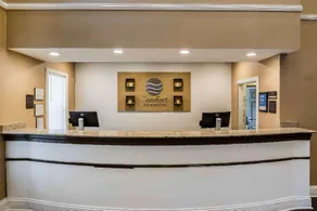 Comfort Inn & Suites near Six Flags - Image 5
