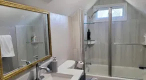 Big new house with huge parking - Image 2