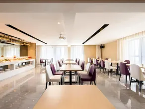 Lavande Hotel Kunming Railway Station - Image 2