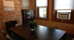 3 Beds, homey, spacious, stadiums, free parking, parks - Image 5