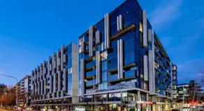 Plush 221 Midnight Braddon 2bedroom 2bathroom Free parking Free wifi - Image 3