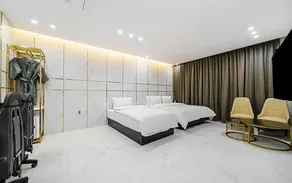Hound Hotel Seoul National University station Branch - Image 5