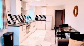 Crystal Suite 2 -free private parking - Image 2