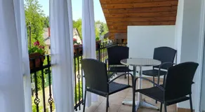 Falevél Apartmanház - Image 3