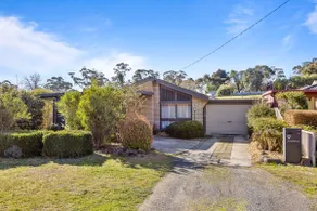 Enjoy a unique boutique space in a great location - Image 4