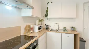 Appartement charmant au centre-ville, proche de l'aéroport - Image 2