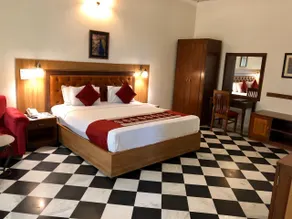 Hotel Surya Vilas Palace - Image 2