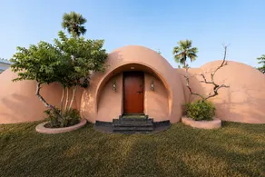 Ringa Ringa Rose3BR|Pool in Hyderabad by Homeyhuts - Image 5
