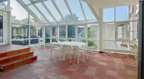 Tolstov Apartments - City Apartments with 2 , 3 and 6 Rooms - 15 Min to Messe DUS and Old Town DUS - Image 4