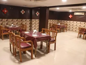 Hotel Center Point - Image 3