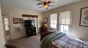 Carriage Inn - Tarpley Suite 5 - Image 2