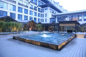 Guanzhong Folk Customs Hot Spring Hotel - Image 3