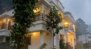 Vythiri Palace Wayanad Pool Resort - Mist Climate & India's First Apple Infinity Pool - Image 5
