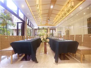 Yinyun Seaview Hotel - Image 4
