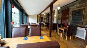 Grapes Hotel, Bar & Restaurant Snowdonia Nr Zip World - Image 2