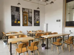 Under the banyan tree, there is a home stay (Guanyinqiao 9th Street store) - Image 5
