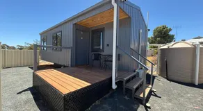 Woomelang Cabin Silo Trail Two Bedroom Cabin Queen and KSing - Image 5
