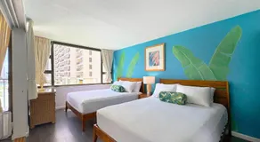 Waikiki Banyan condo with heated pool & free parking - Image 2