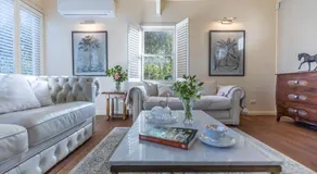 Carramar Coach House, Romantic Falls Retreat - Image 2