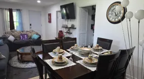 Charming 3 bedroom 2 bath home in Bloomfield with wishing well - Image 3
