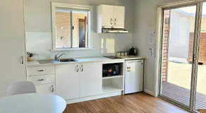 Parndana Hotel Cabins - Image 3