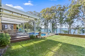 Waterfront Paradise Lodge Brightwaters - Image 4